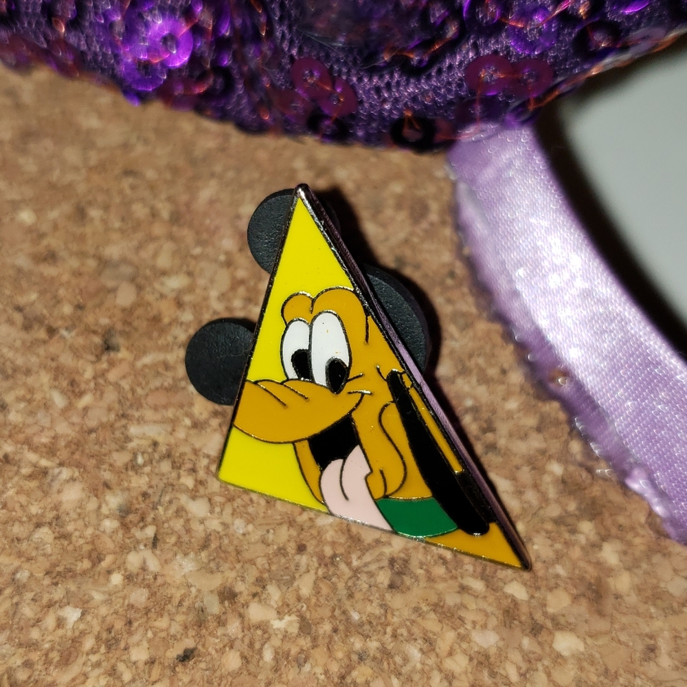⭐3 FOR $9, Happy Pluto Disney Trading Pin